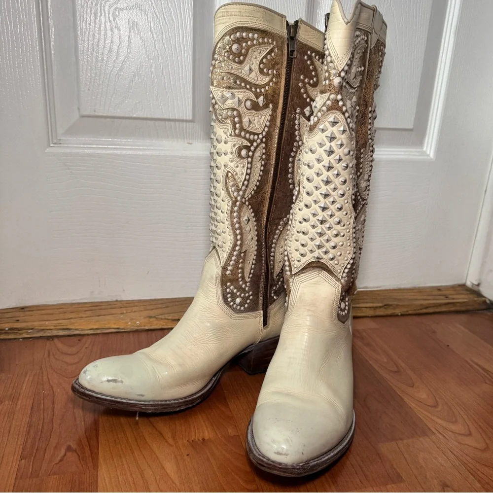 FRYE Off White Handmade Studded Genuine Leather Western Boots 🤍 - Picture 3 of 15
